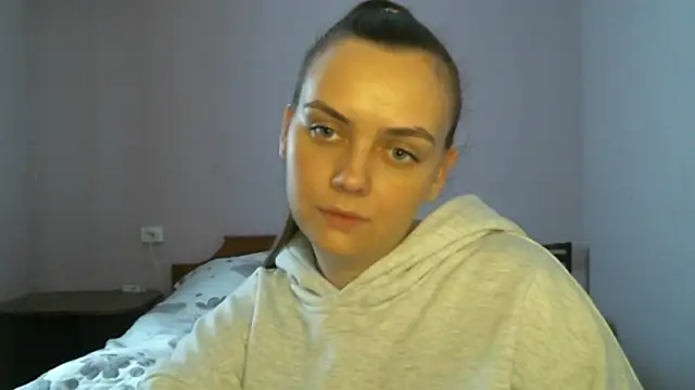 Snapshot of Anna__toth18 chatting on 10/31/25, 07:20 Anna  toth18 online show from 10/31/25, 07:20