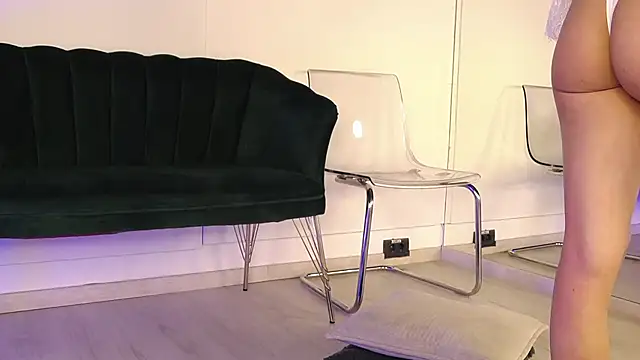 RebbeccaRay online show from 11/25/25, 08:09