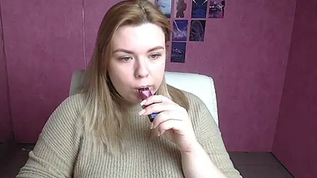 Snapshot of SusannaNight chatting on 12/19/25, 06:20 SusannaNight online show from 12/19/25, 06:20