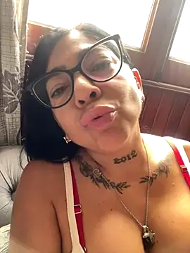 Snapshot of solmorochia chatting on 12/14/25, 04:12 solmorochia online show from 12/14/25, 04:12