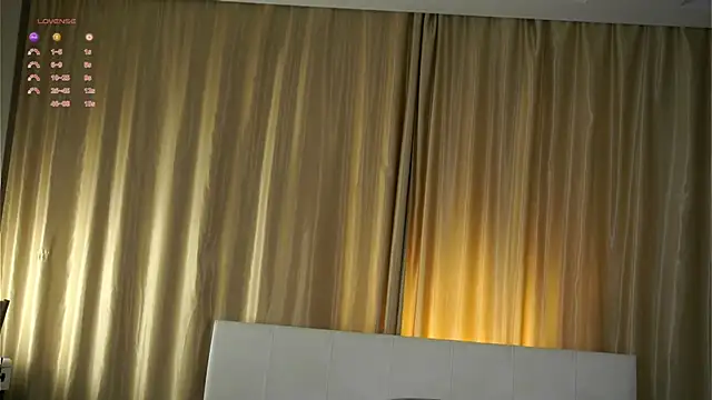 MagdalenWikle online show from 11/08/25, 10:26