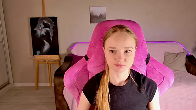 Snapshot of Shawty_Mia chatting on 11/08/25, 02:06 Shawty Mia online show from 11/08/25, 02:06