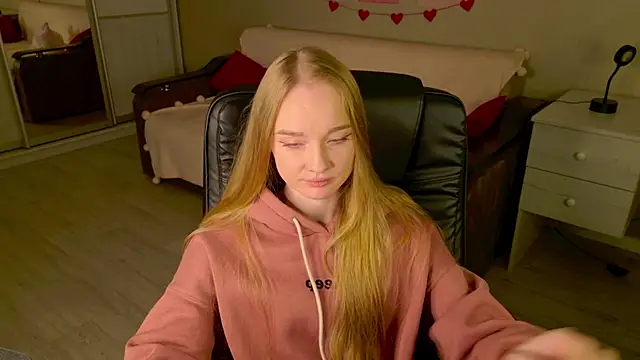 Snapshot of Shawty_Mia chatting on 11/13/25, 05:34 Shawty Mia online show from 11/13/25, 05:34