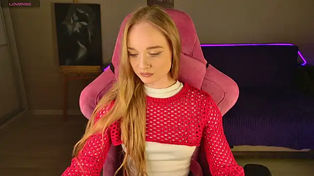 Snapshot of Shawty_Mia chatting on 11/21/25, 11:42 Shawty Mia online show from 11/21/25, 11:42