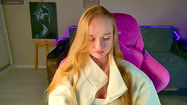 Snapshot of Shawty_Mia chatting on 12/03/25, 02:04 Shawty Mia online show from 12/03/25, 02:04