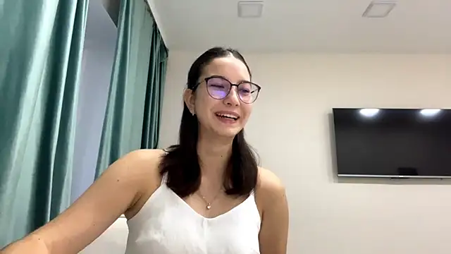 Snapshot of Allisgree chatting on 11/10/25, 07:18 Allisgree online show from 11/10/25, 07:18