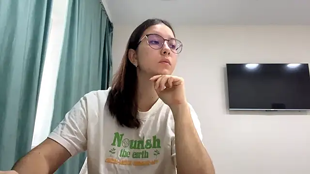 Snapshot of Allisgree chatting on 11/20/25, 07:19 Allisgree online show from 11/20/25, 07:19