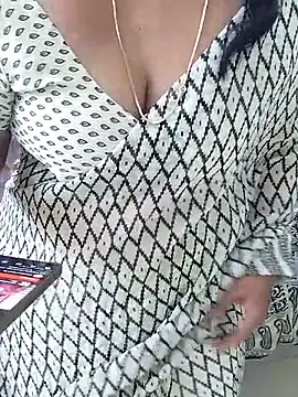 tamil chitra12 online show from 11/05/25, 04:34