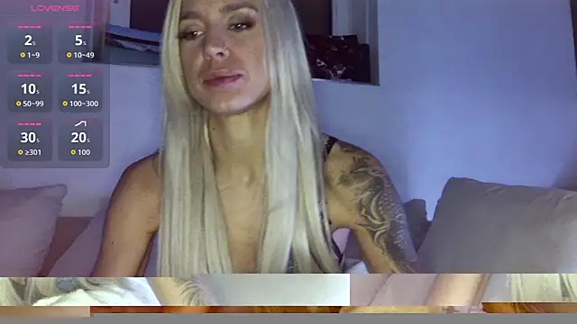 Lillaluvv9 online show from 10/30/25, 12:01