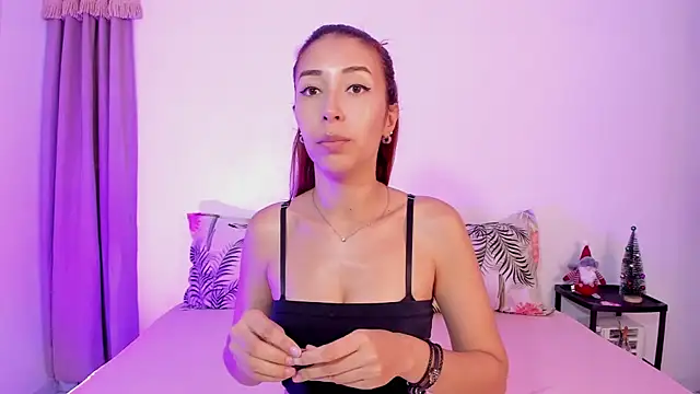 Snapshot of julialex_ chatting on 11/24/25, 07:02 julialex online show from 11/24/25, 07:02