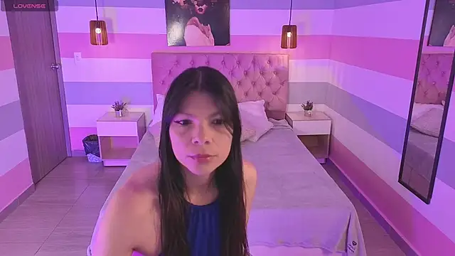 samantaortega   online show from 11/10/25, 12:15