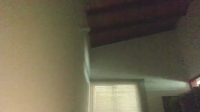 Snapshot of alcaeluwm chatting on 10/30/25, 05:24 alcaeluwm online show from 10/30/25, 05:24