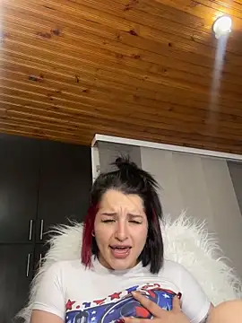 Snapshot of SaritaBanks_ chatting on 11/02/25, 02:36 SaritaBanks online show from 11/02/25, 02:36