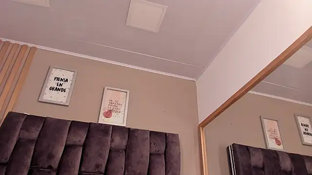 Snapshot of alana__ramos chatting on 11/08/25, 01:11 alana ramos online show from 11/08/25, 01:11