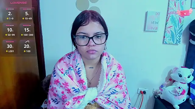 Emma boo online show from 11/04/25, 02:49