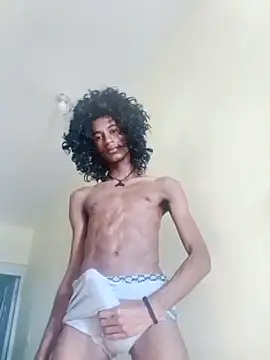 Snapshot of skinniyGabriel chatting on 11/17/25, 12:44 skinniyGabriel online show from 11/17/25, 12:44