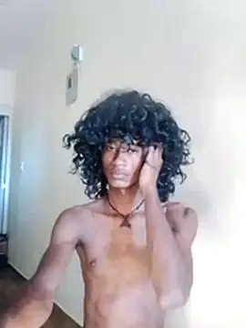 Snapshot of skinniyGabriel chatting on 11/18/25, 12:53 skinniyGabriel online show from 11/18/25, 12:53