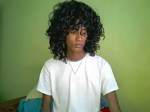 Snapshot of skinniyGabriel chatting on 12/01/25, 05:07 skinniyGabriel online show from 12/01/25, 05:07