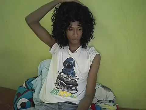 Snapshot of skinniyGabriel chatting on 12/03/25, 12:25 skinniyGabriel online show from 12/03/25, 12:25