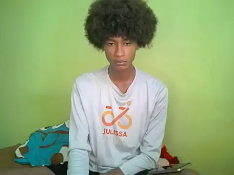 Snapshot of skinniyGabriel chatting on 12/04/25, 05:21 skinniyGabriel online show from 12/04/25, 05:21