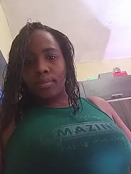 Snapshot of Diosa339 chatting on 11/12/25, 02:06 Diosa339 online show from 11/12/25, 02:06