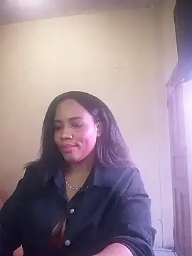 Snapshot of Diosa339 chatting on 11/25/25, 02:28 Diosa339 online show from 11/25/25, 02:28