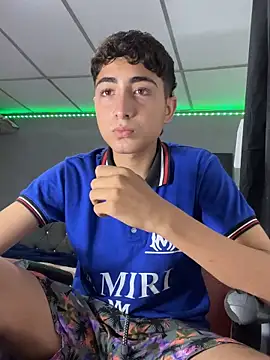 Snapshot of MathieuAGT chatting on 10/31/25, 11:50 MathieuAGT online show from 10/31/25, 11:50