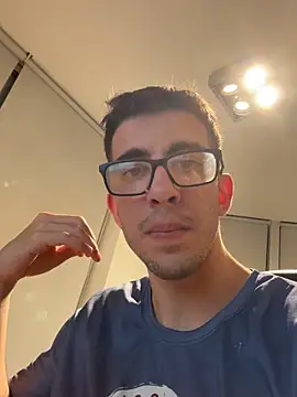 Snapshot of Leeosex chatting on 10/29/25, 12:13 Leeosex online show from 10/29/25, 12:13