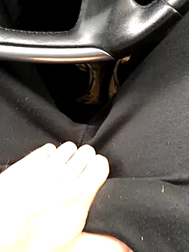 Snapshot of BigCurtis_D chatting on 11/04/25, 10:36 BigCurtis D online show from 11/04/25, 10:36