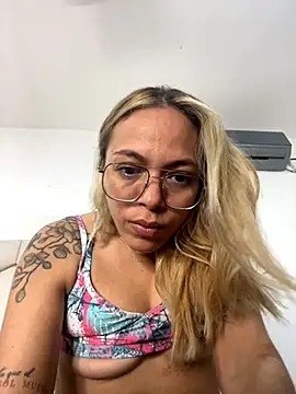 Baby Flame online show from 11/10/25, 05:23