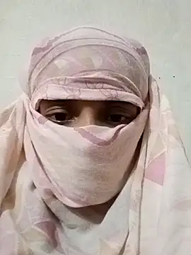 Quenn-Jiya752 online show from 10/31/25, 01:23