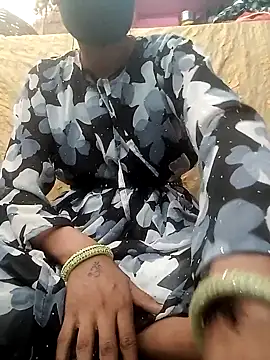 Snapshot of Pooja_sony chatting on 11/10/25, 10:03 Pooja sony online show from 11/10/25, 10:03