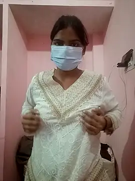 Snapshot of Priyanka_thakur1 chatting on 10/29/25, 07:10 Priyanka thakur1 online show from 10/29/25, 07:10