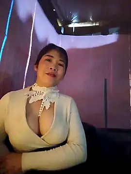 Snapshot of Nahata-suki chatting on 11/30/25, 02:37 Nahata-suki online show from 11/30/25, 02:37