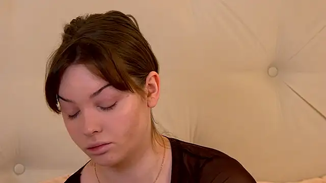 VickiBanx online show from 11/07/25, 04:01