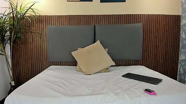 Mia Harvey online show from 11/17/25, 08:20