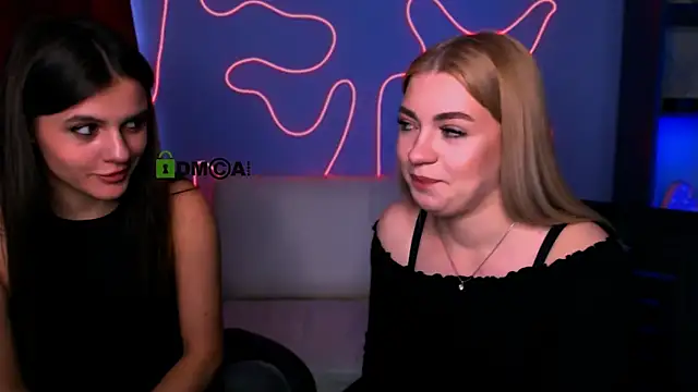 lisa dark  online show from 05/11/26, 02:45