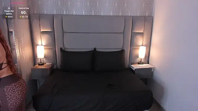 lexiee   online show from 12/03/25, 11:52