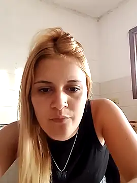 Snapshot of larubia_arg chatting on 01/09/26, 10:11 larubia arg online show from 01/09/26, 10:11