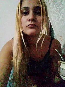 Snapshot of larubia_arg chatting on 04/26/26, 11:46 larubia arg online show from 04/26/26, 11:46