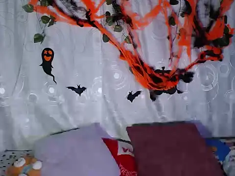 connor michael01 online show from 10/30/25, 07:36