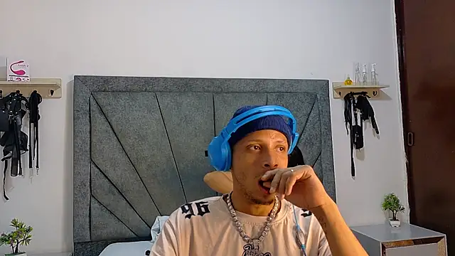 DamianandEva online show from 06/08/26, 12:38