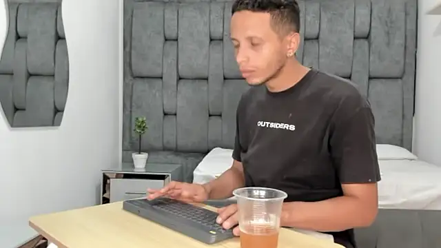 DamianandEva online show from 07/17/26, 01:18