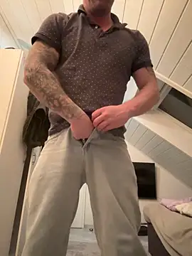 Snapshot of superbertok chatting on 11/13/25, 05:34 superbertok online show from 11/13/25, 05:34