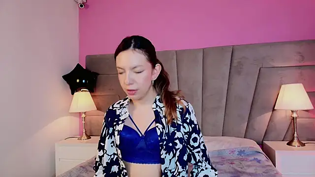 Snapshot of kittyblooms chatting on 11/29/25, 12:30 kittyblooms online show from 11/29/25, 12:30