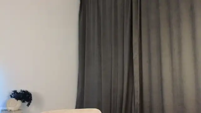 Snapshot of adele_armass chatting on 11/14/25, 11:24 adele armass online show from 11/14/25, 11:24