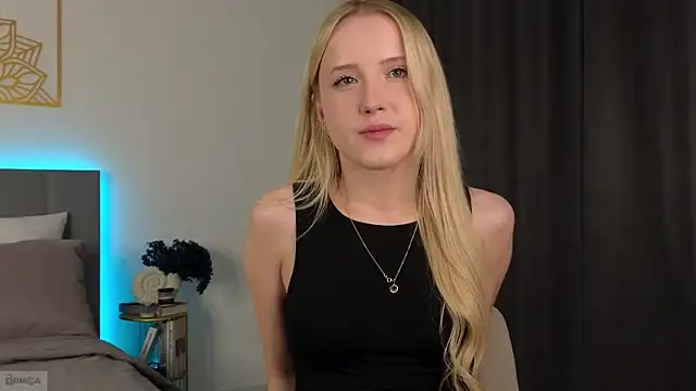 Snapshot of adele_armass chatting on 11/26/25, 10:11 adele armass online show from 11/26/25, 10:11