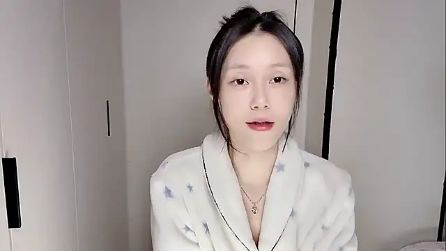 Snapshot of yuyu-33 chatting on 01/09/26, 05:37 yuyu-33 online show from 01/09/26, 05:37