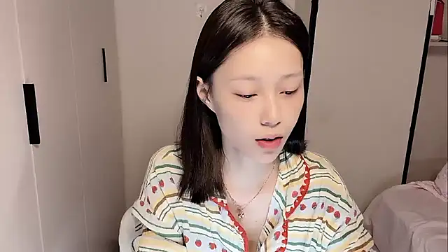 Snapshot of yuyu-33 chatting on 01/16/26, 01:31 yuyu-33 online show from 01/16/26, 01:31