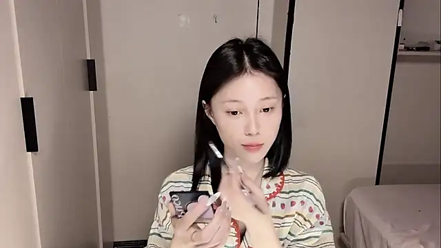 Snapshot of yuyu-33 chatting on 05/07/26, 02:00 yuyu-33 online show from 05/07/26, 02:00